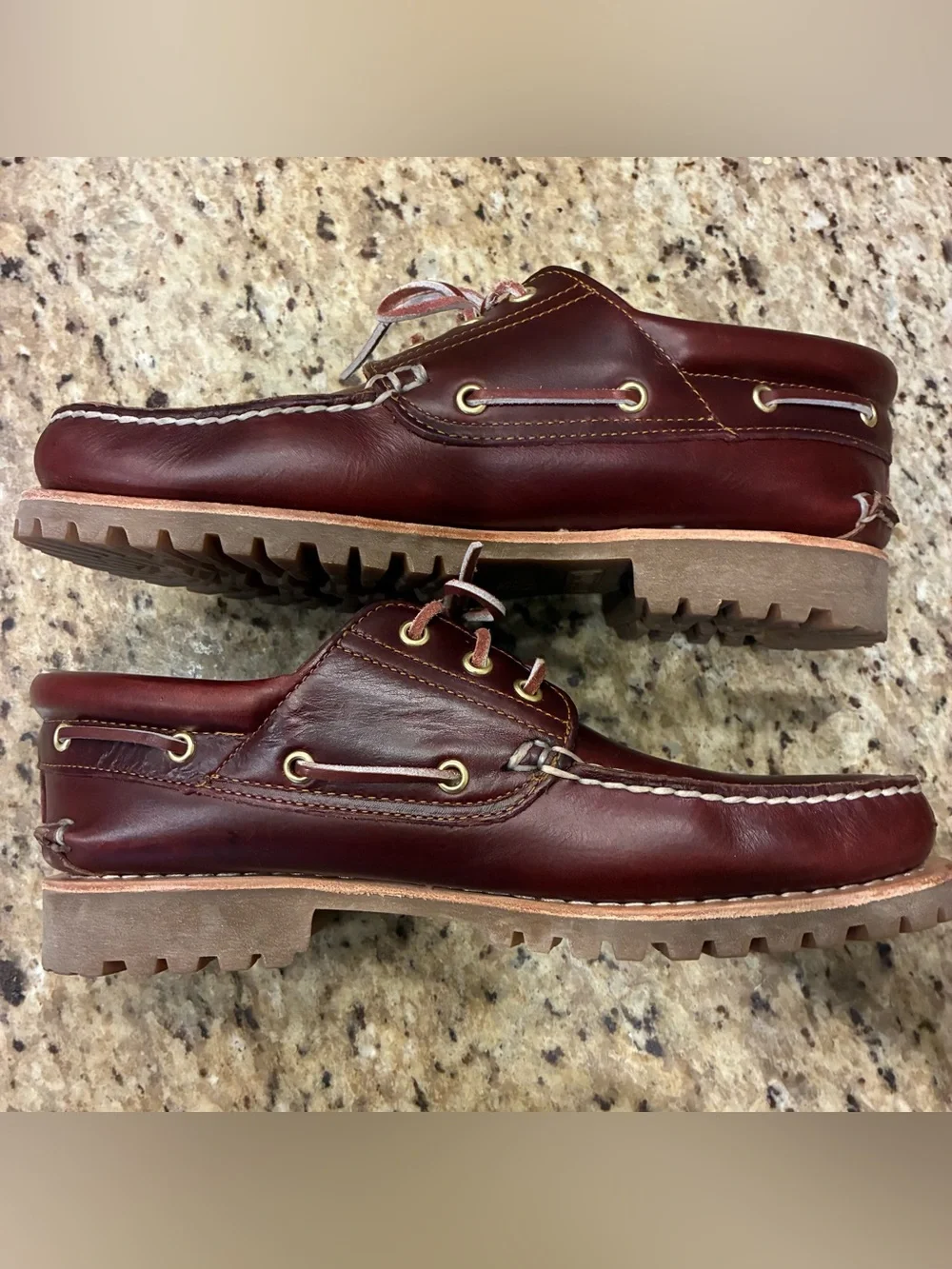 Timberland Men's size 10 Burgundy Leather Classic Boat Shoes
